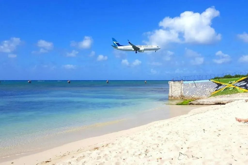 Cozy Studio - Nightlife Restaurant Shopping Beach Apartment Montego Bay 0*,  Jamaica
