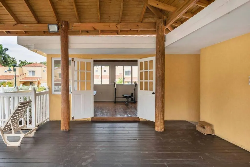 Cozy Studio - Nightlife Restaurant Shopping Beach Apartment Montego Bay