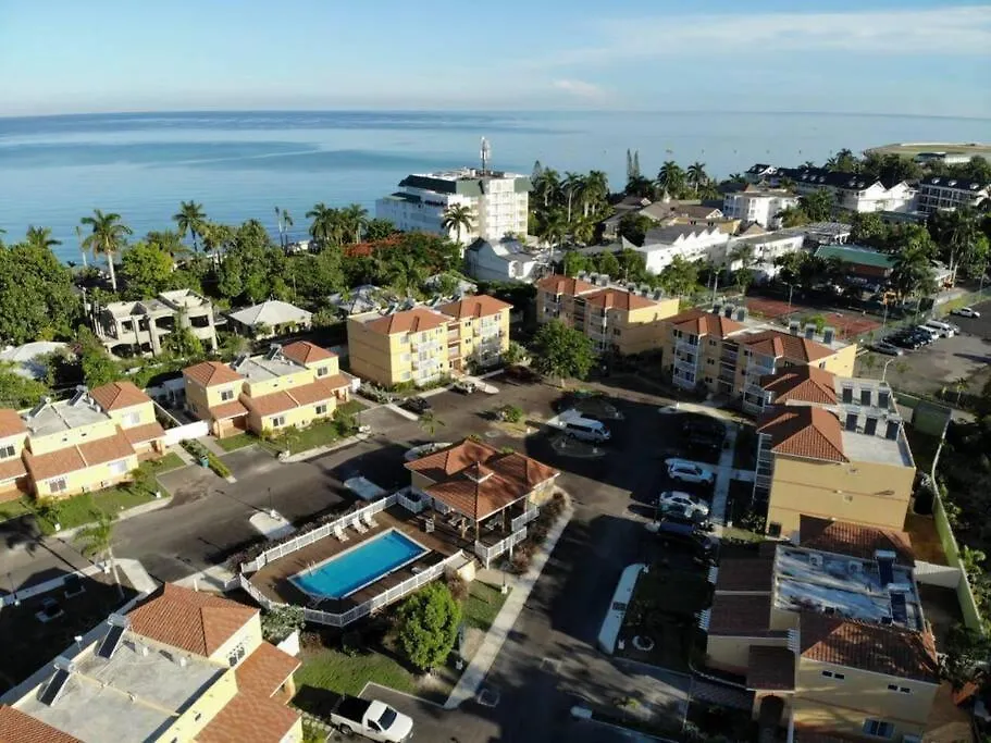 Cozy Studio - Nightlife Restaurant Shopping Beach Apartment Montego Bay