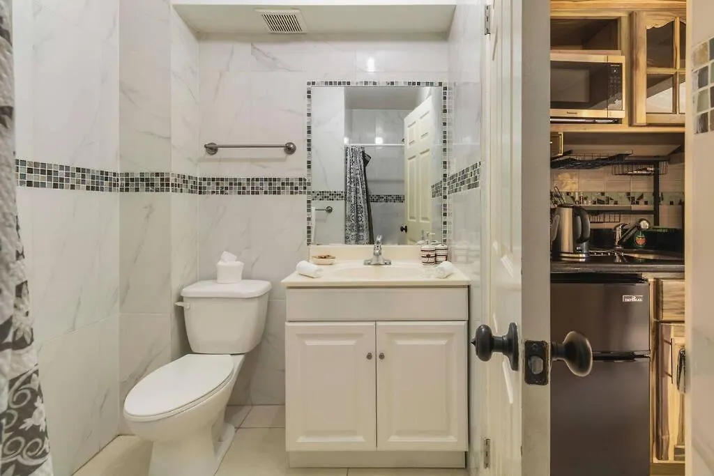Cozy Studio - Nightlife Restaurant Shopping Beach Apartment Montego Bay Jamaica