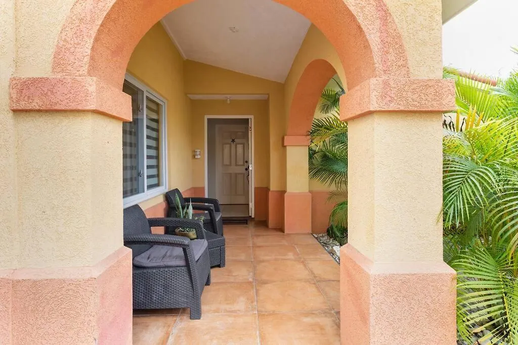 Cozy Studio - Nightlife Restaurant Shopping Beach Apartment Montego Bay